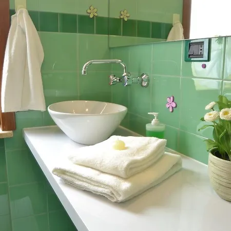 לינה וארוחת בוקר B&B Villa Vale *